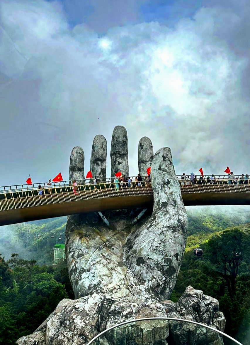 Golden Bridge, Da Nang